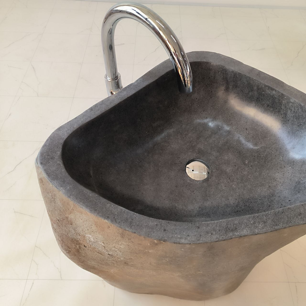 Раковина напольная из речного камня 77х57х90 см