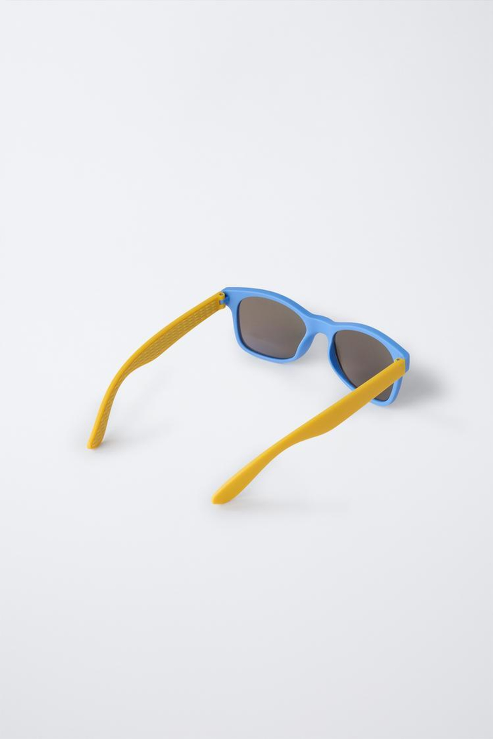 ZARA СОЛНЦЕЗАЩИТНЫЕ ОЧКИ С НЕСКОЛЬЗЯЩИМИ ДУЖКАМИ, ГОЛУБОЙ