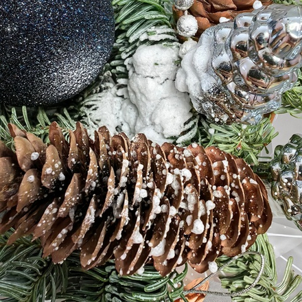 Новогодняя композиция в корзинке