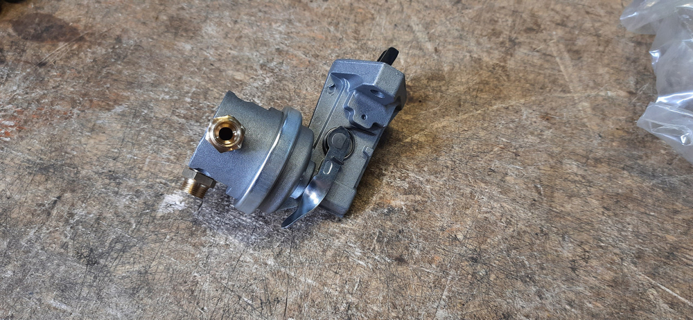 Насос топливоподкачивающий (ТННД) F01/82504