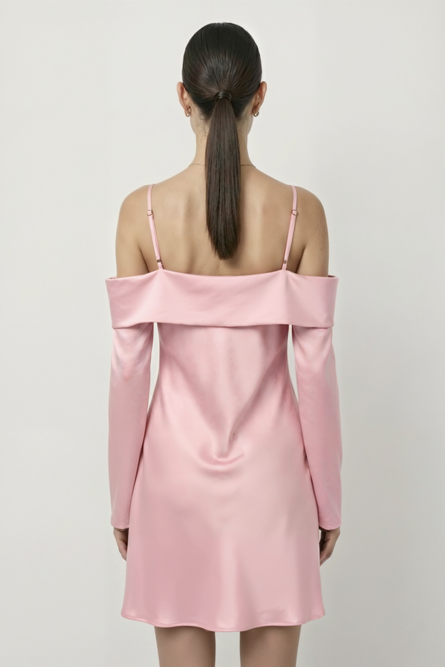 Платье из сатина с открытыми плечами