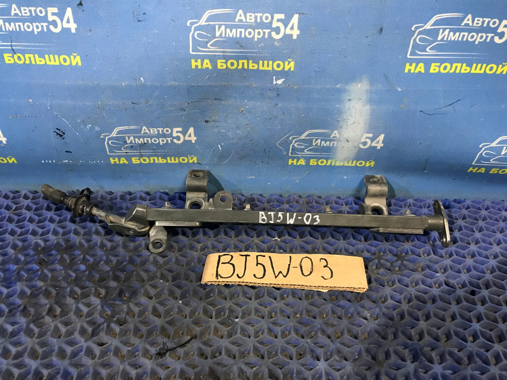 Топливная рейка MAZDA FAMILIA 2001