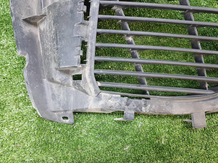 Решетка бампера правая Peugeot 3008 2 (2016-2020)