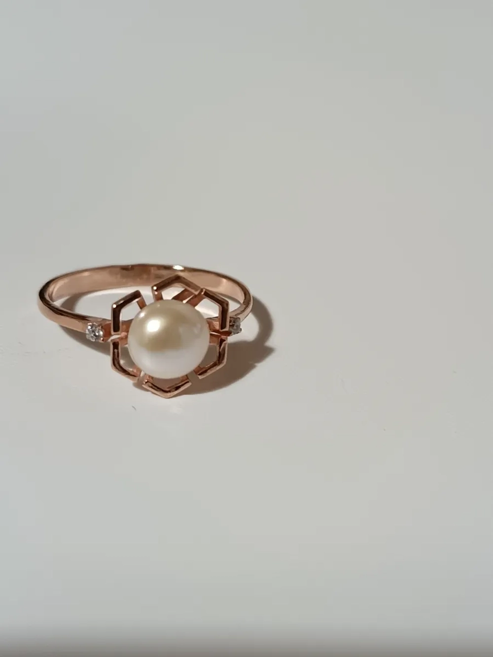 Кольцо серебряное с жемчугом