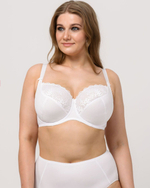 Бюстгальтер на каркасах с украшенной кружевом чашкой (Размер: 90F) (Цвет: черный)