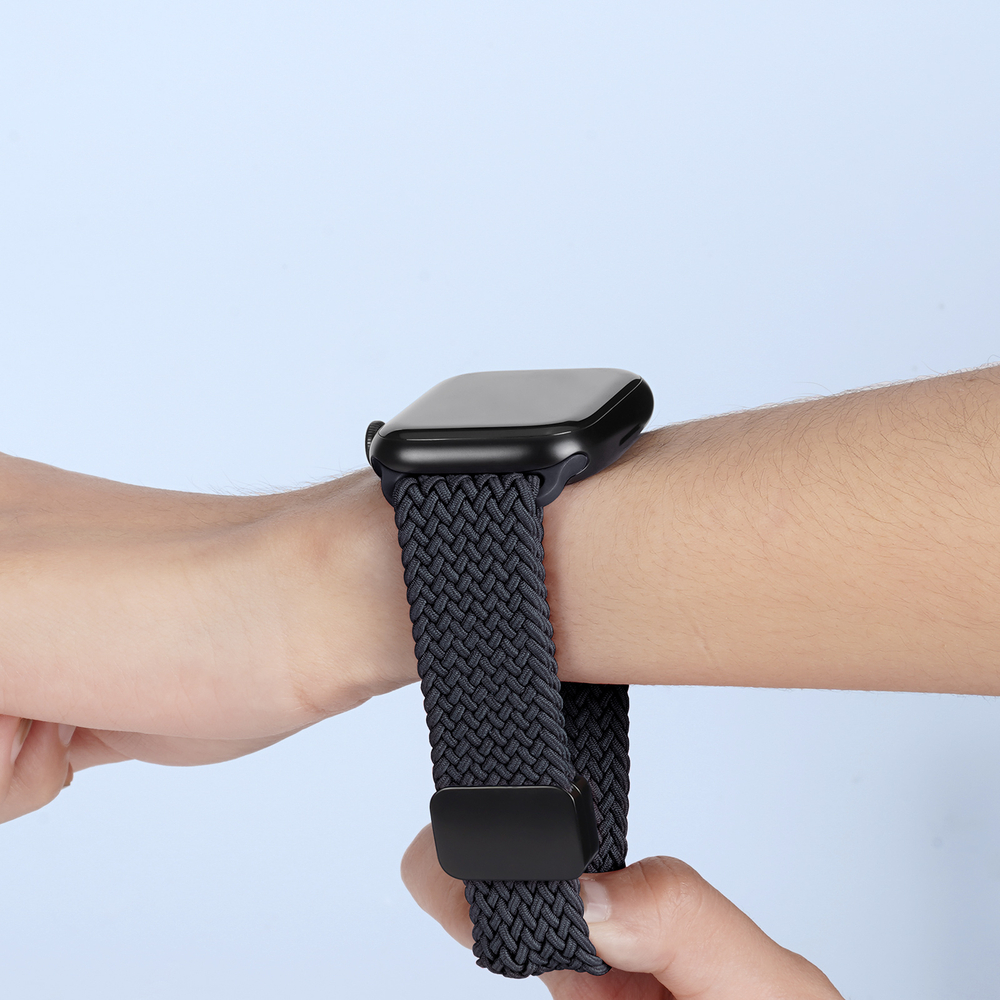 Эластичный ремешок черного цвета (Midnight) от Dux Ducis для смарт часов Apple Watch размером 42, 44, 45, 46, 49MM, серия Strap (Mixture Pro Series)