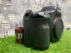 Canon EOS 5D