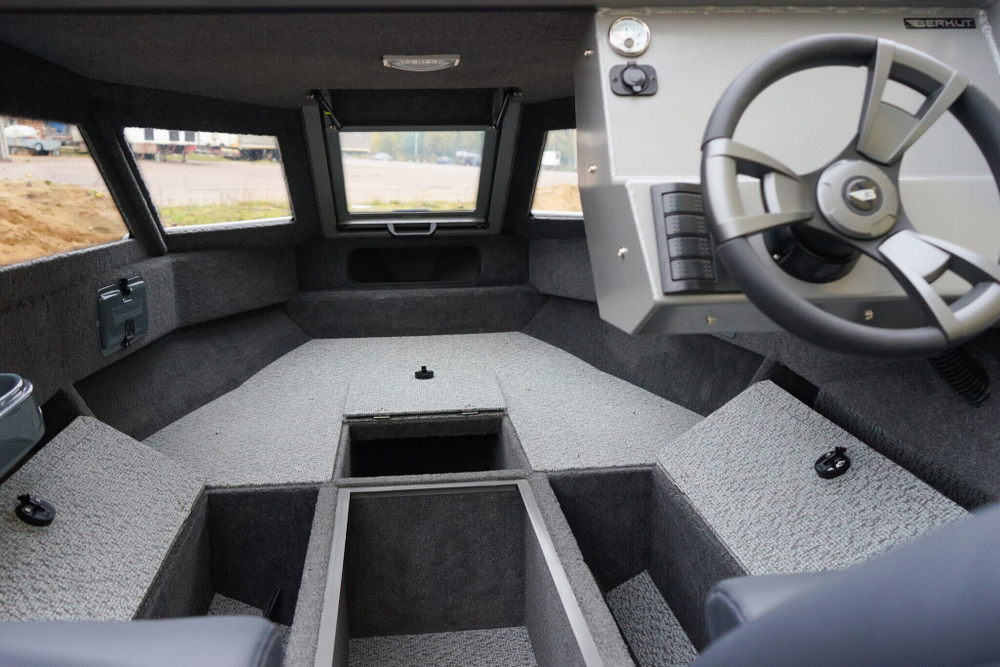 Алюминиевая лодка Berkut M HT