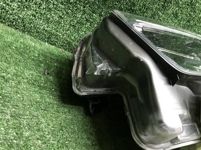 Битая Фара левая Infiniti QX80 (2017-2024) LED