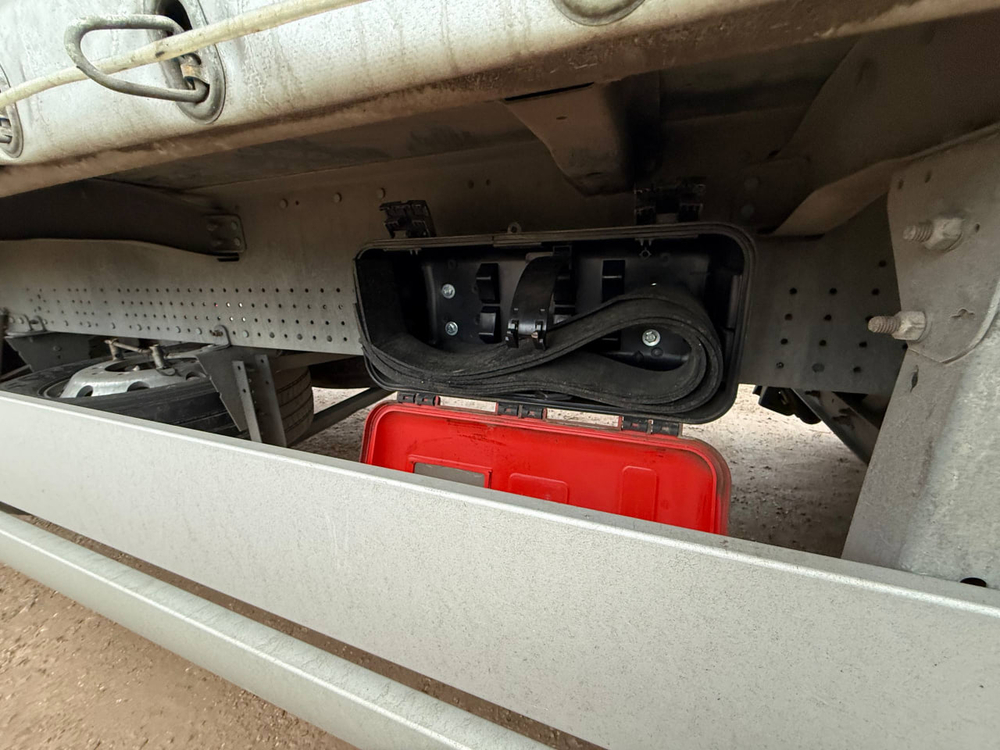 Schmitz Cargobull SCS Полуприцеп шторный SCS 24/L-13.62 EB (SCB S3T)