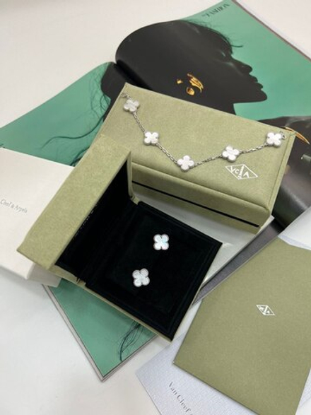 Серьги Van Cleef & Arpels