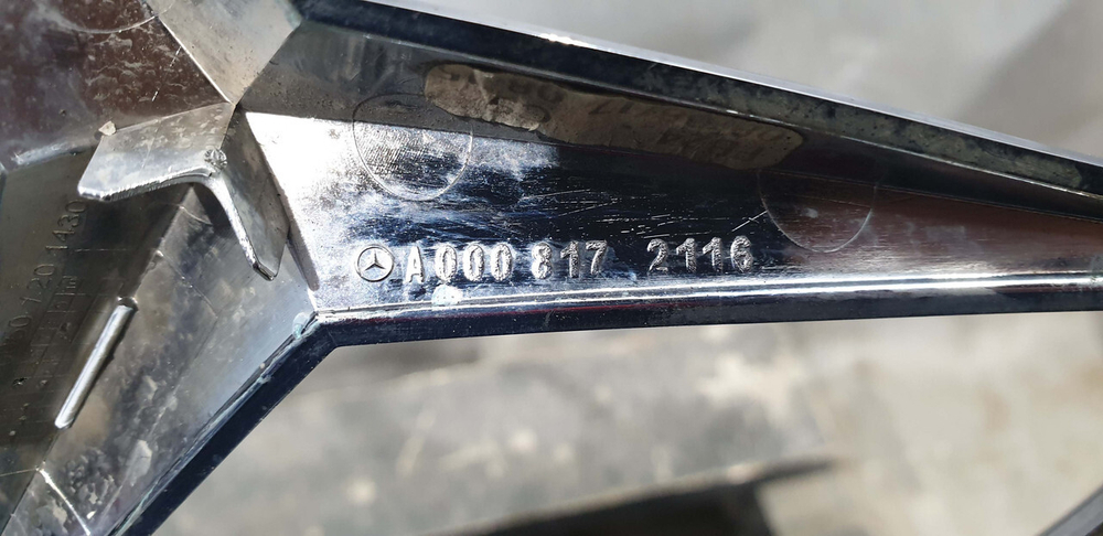 Эмблема GLC (X253) GLE (W166) GLS (X166) Б/У Оригинал A0008172116