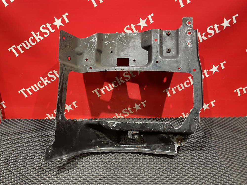 Кронштейн фары правой