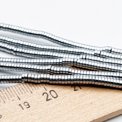 Гематит Рондель бусины (имитация), цвет серебристый, размер около 1*3 мм, цена за отрезок 19 см (1/2 нити)