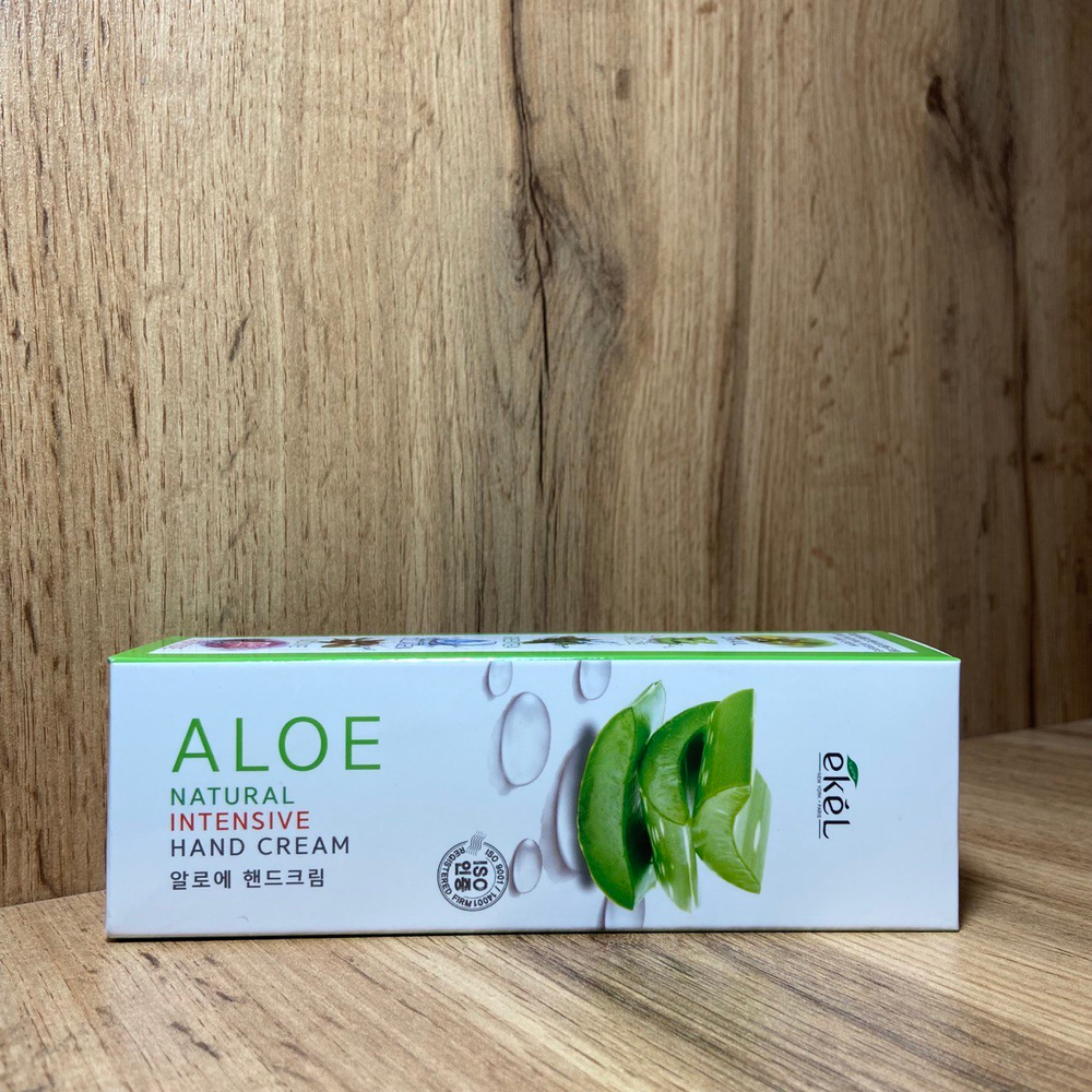 Питательный крем для рук с алоэ Aloe Natural Intensive Hand Cream Ekel обеспечит нежной коже рук необходимый уровень увлажненности, насытит эпидермис целебными ингредиентами, которые помогут сохранить молодость и здоровье кожи любого типа.