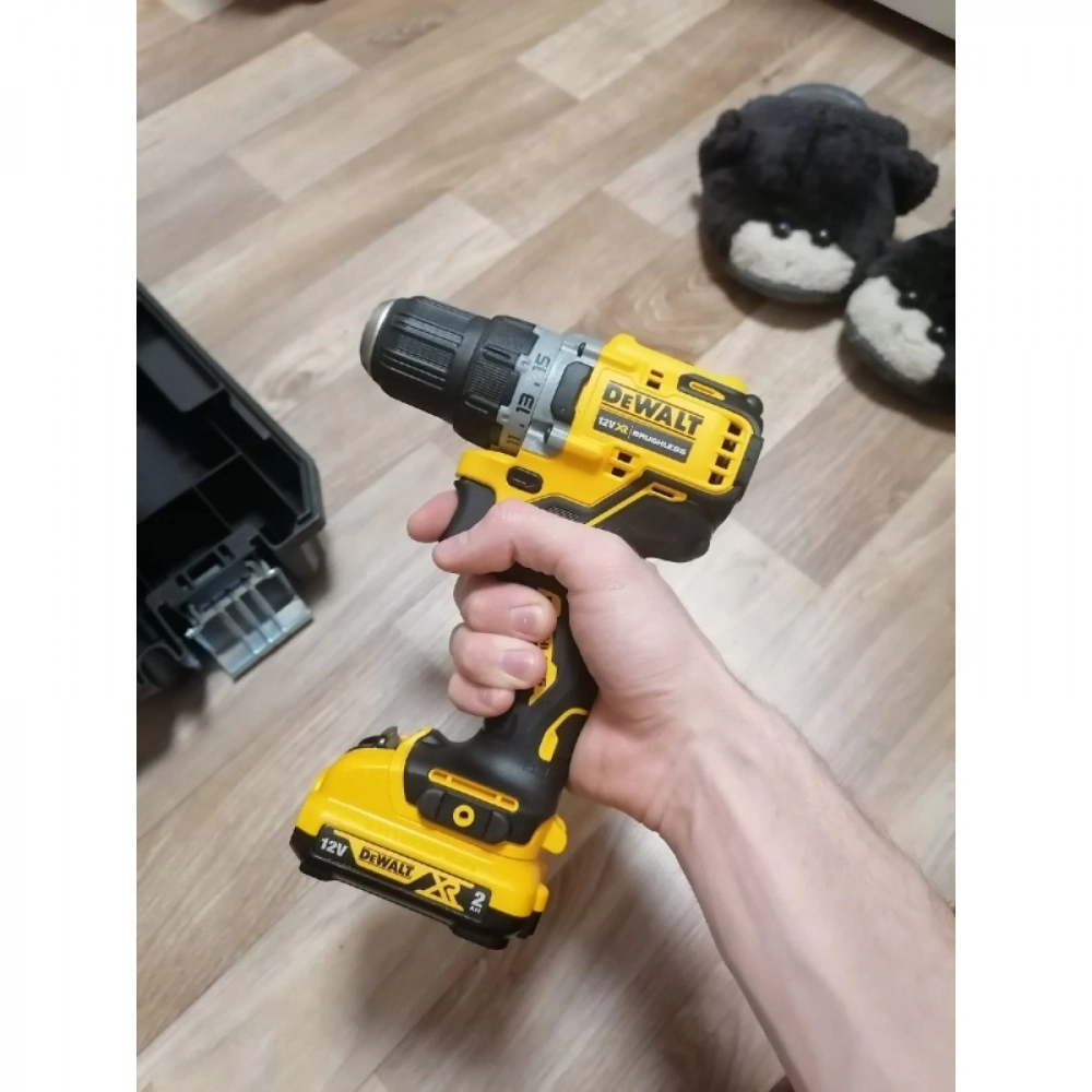 Дрель-шуруповерт бесщеточная аккумуляторная DeWalt DCD701D2-QW