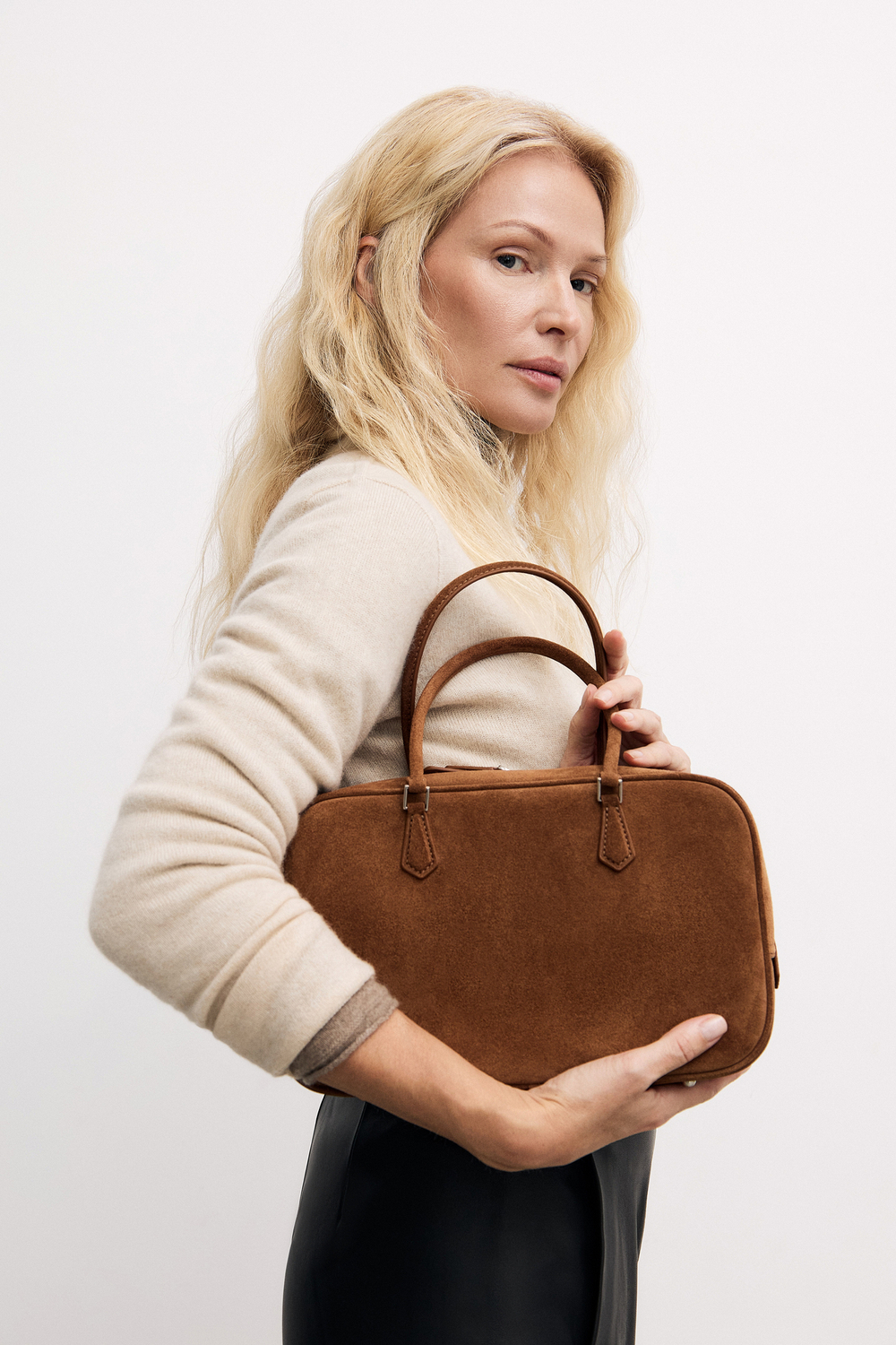 Bag ROMA M NEW suede caramel color