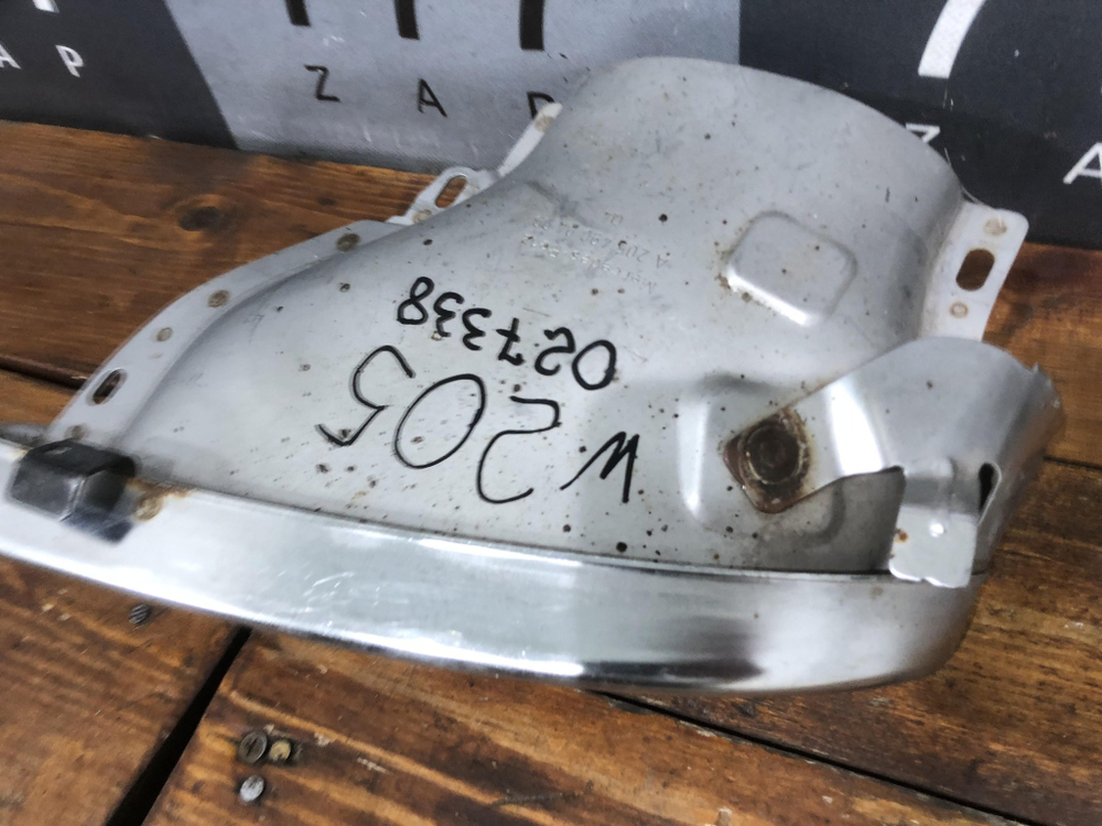 Насадка глушителя правая AMG Mercedes C (W205) 14-18 Б/У Оригинал a2054900400