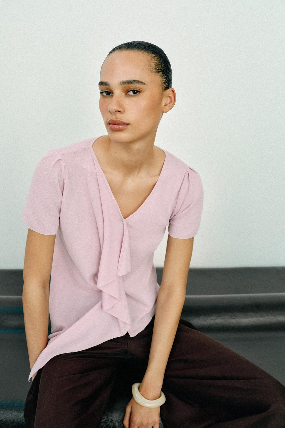 ZARA ТРИКОТАЖНЫЙ ТОП С ВОЛАНАМИ, ЦВЕТ РОЗОВОГО ДЕРЕВА