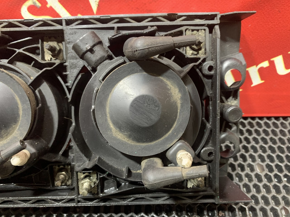 Фара противотуманная левая