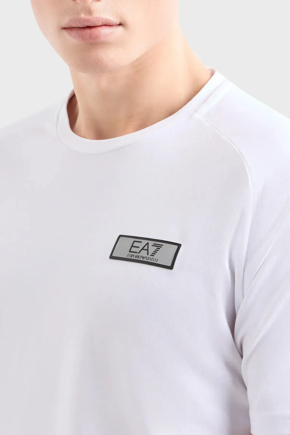 Футболка EA7
