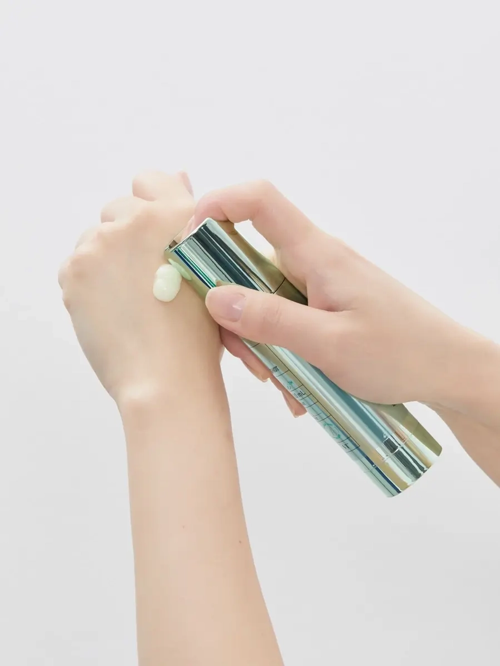 VT Cosmetics Бустер-сыворотка с микроиглами и ретинолом Reti-A Reedle Shot 300 50 мл