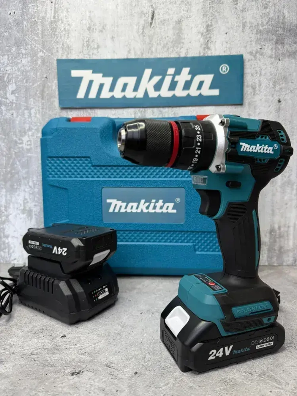 Дрель-шуруповерт Makita 24v бесщеточный, 40-80 Нм, с набором и 2 АКБ