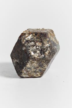 Альмандин (гранат) кристалл М