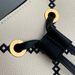 Louis Vuitton NeoNoe MM