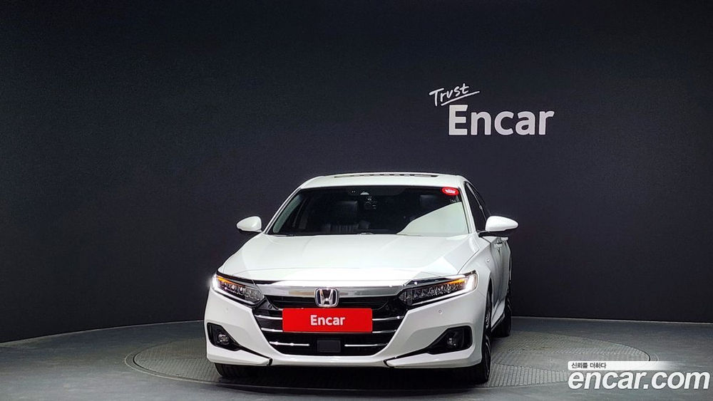 Honda Accord 10 Generation 2.0 Hybrid Touring (07.2021)