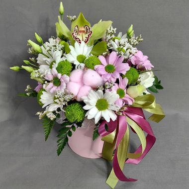 Композиция с фисташковой орхидеей