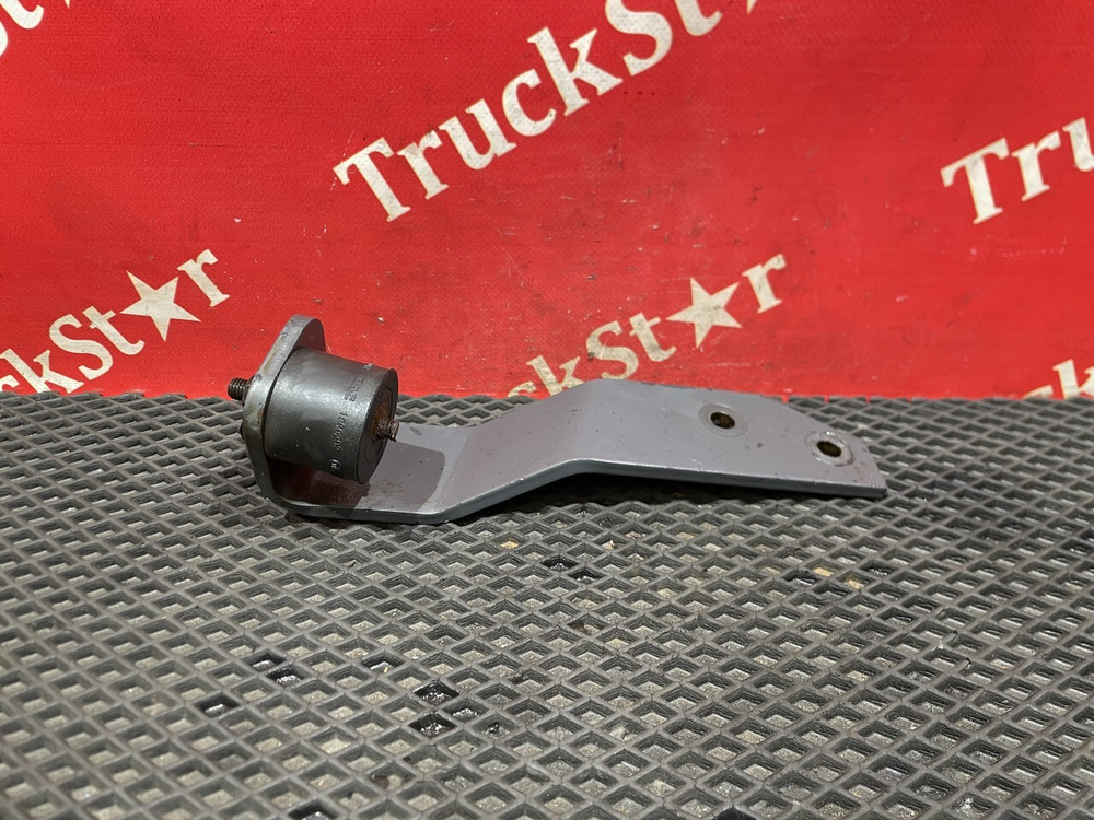 Кронштейн глушителя