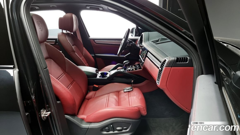 Porsche Cayenne (PO536) 3.0 Platinum Editions (05.2023)