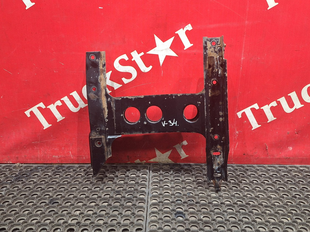 Кронштейн корпуса подножек левый