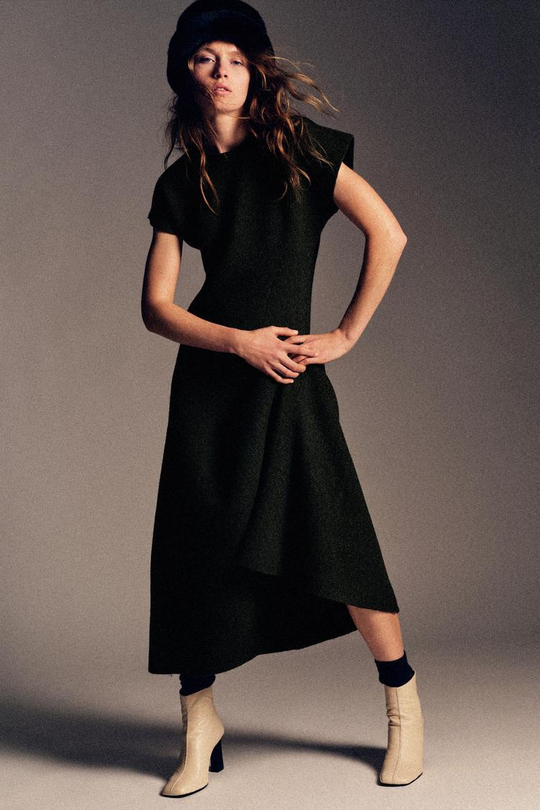 ZARA ШАПКА ИЗ МЕХА, ЧЕРНЫЙ