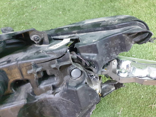 Битая Фара правая Genesis G90 (2018-2022) LED