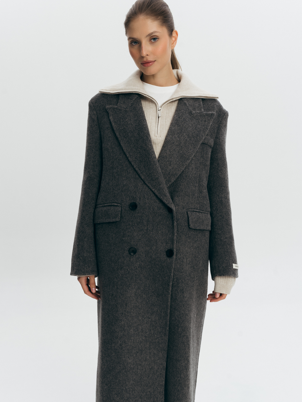 Двубортное пальто