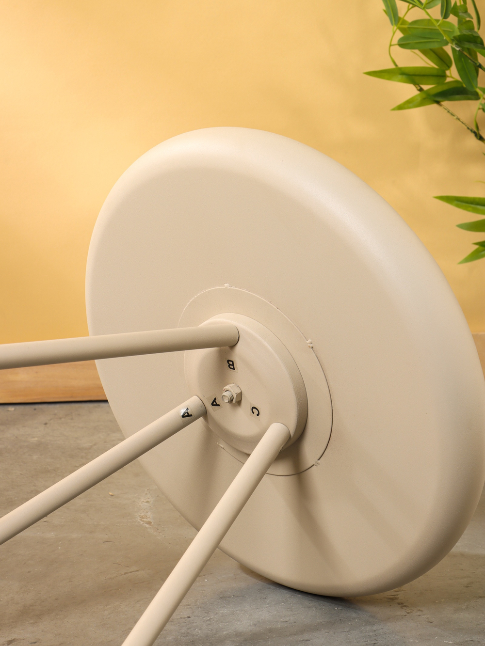 Столик кофейный текстурный "Бежевый" 45х45х52 см