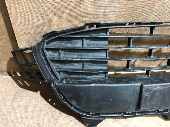 Решетка переднего бампера Kia Rio 4 (FB) 17-20 Б/У Оригинал 86561H0000