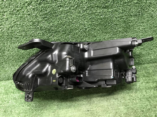 Фара правая Geely Coolray (2019-2024) LED