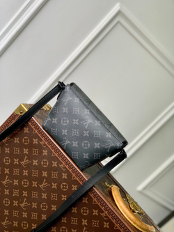 Louis Vuitton Pulse Wearable Wallet