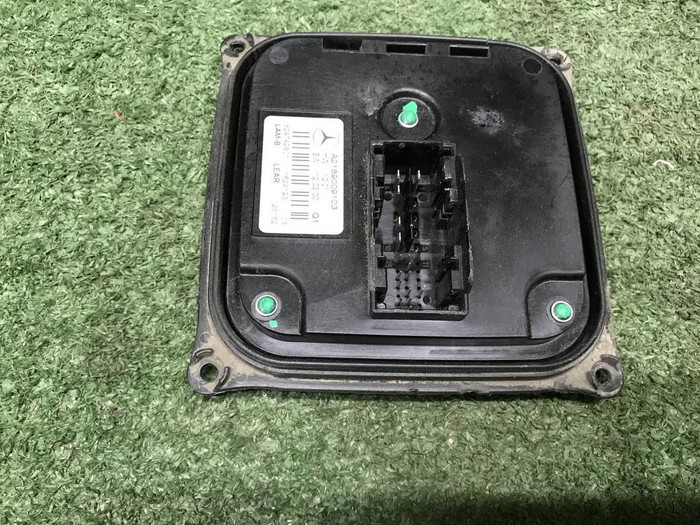 Блок управления фары Mercedes CLS c218 (2010-2014)