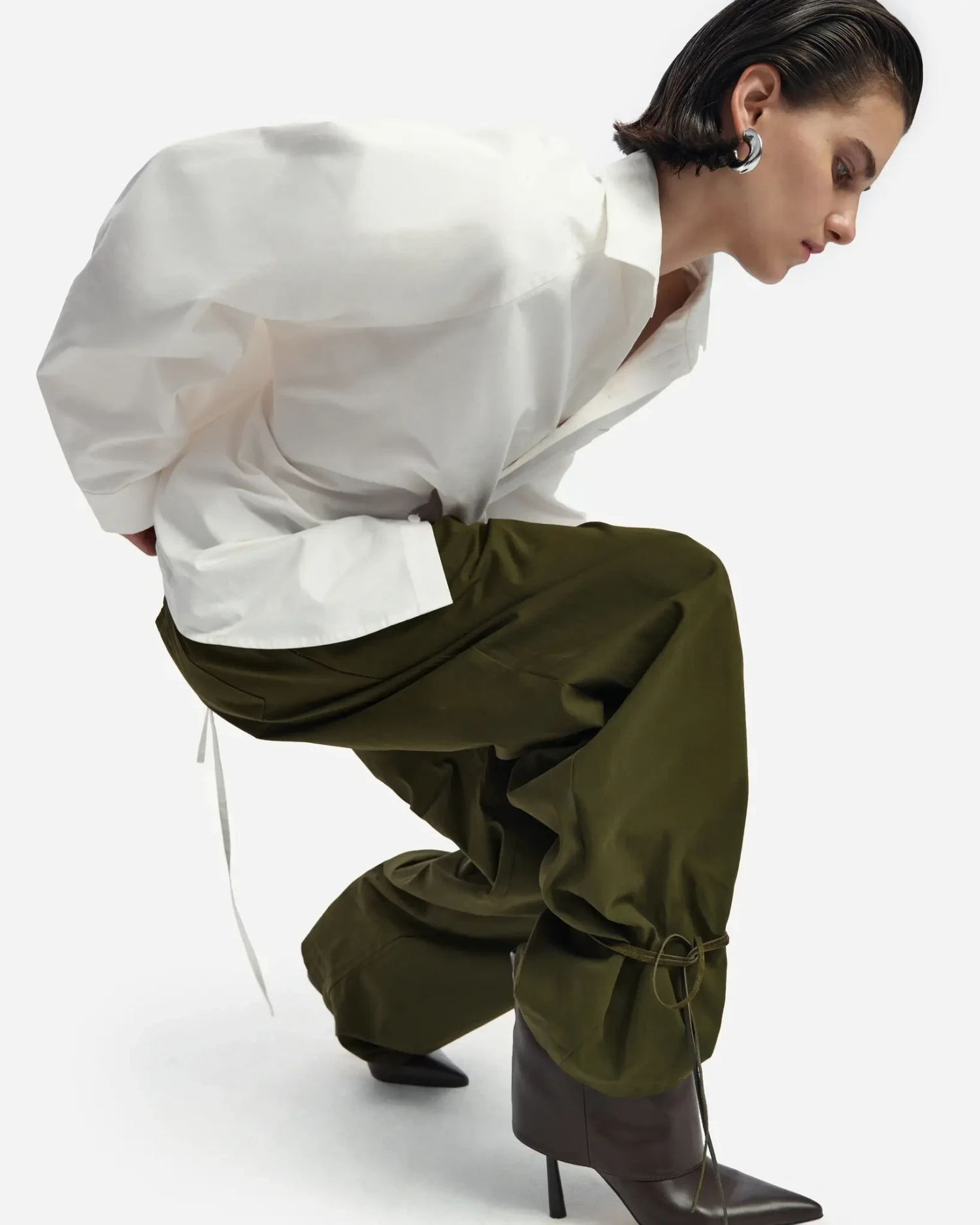 Широкие брюки хаки