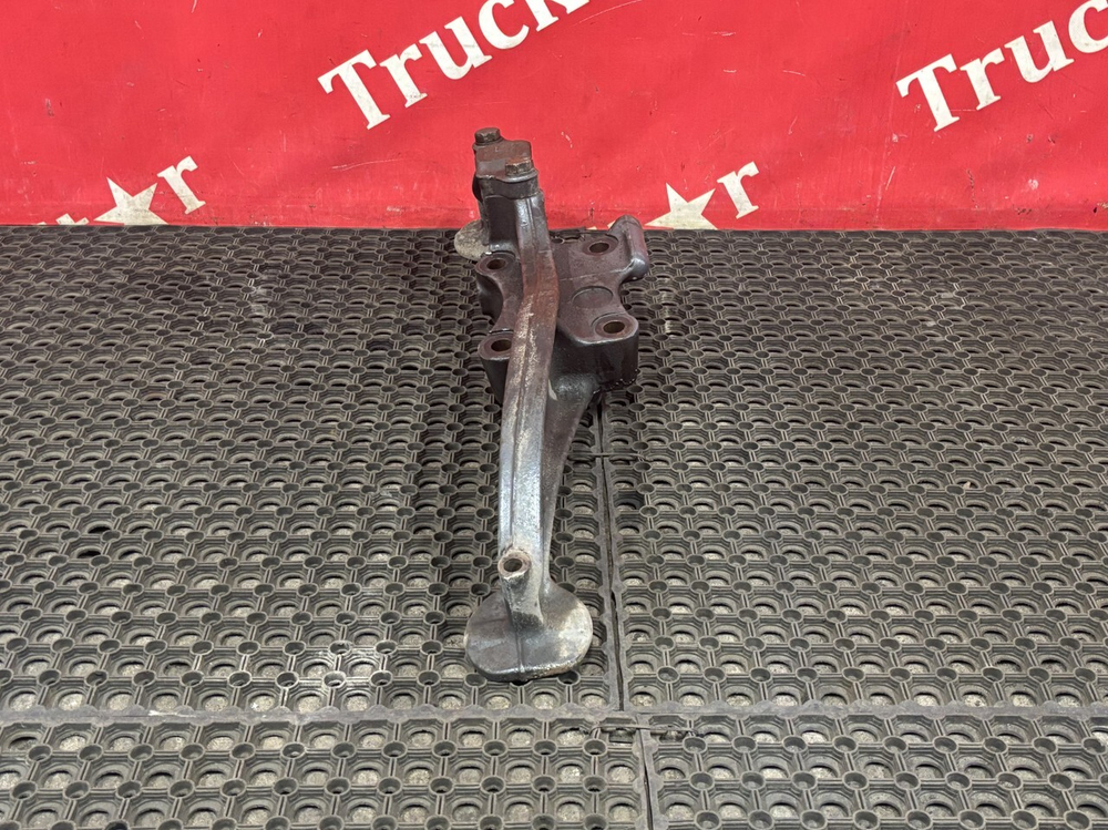 Кронштейн пневморессоры левый 2023г.