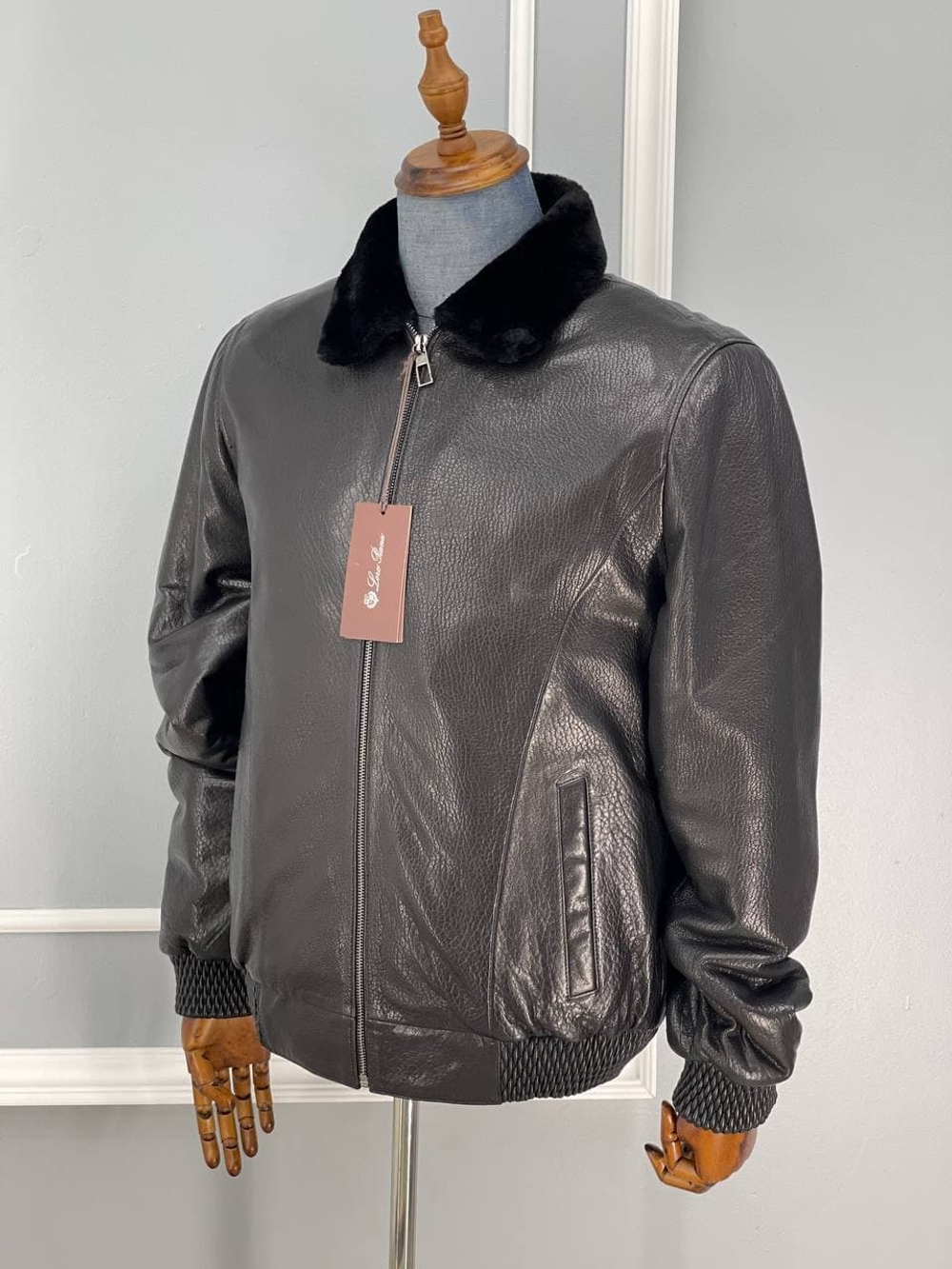 Кожаная куртка Loro Piana с мехом