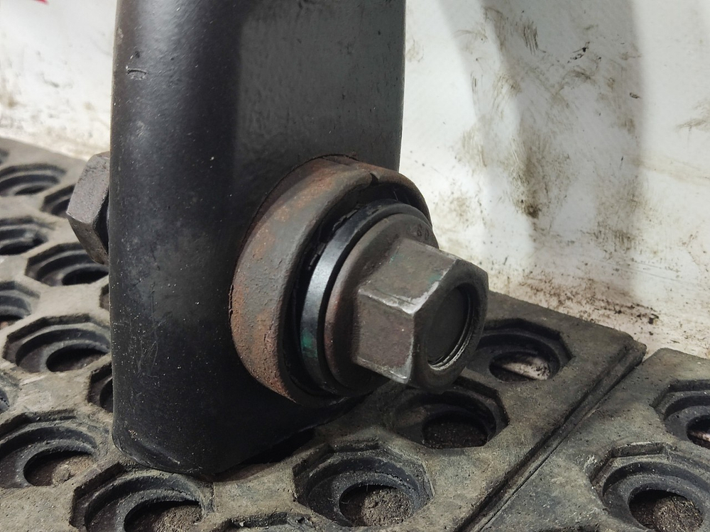 Стабилизатор задний 2023г.