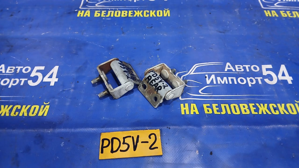 Петля багажника MITSUBISHI DELICA 1998