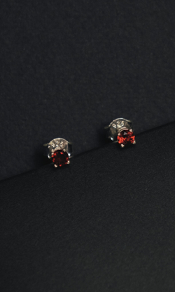 Серьги пуссеты "Memo about Relationship" из граната с серебром 925