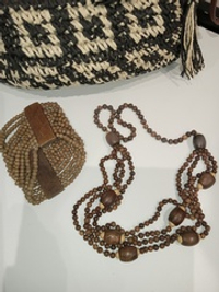 Бусы из натурального дерева(ясень) ,идентичный браслет. Комплект. Винтаж.