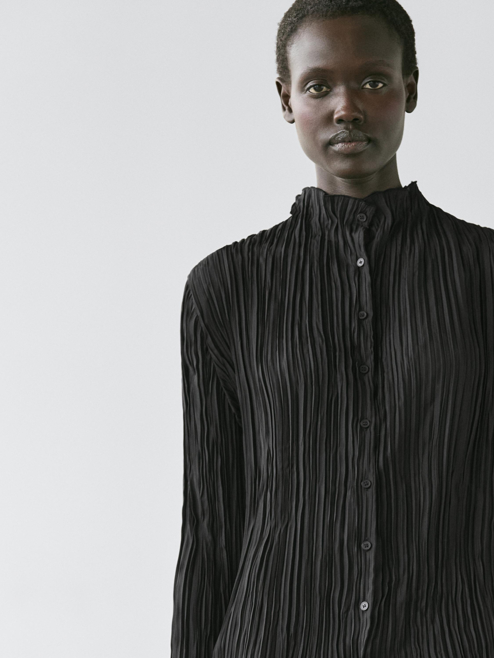 Massimo Dutti Рубашка из струящейся ткани со складками, черный